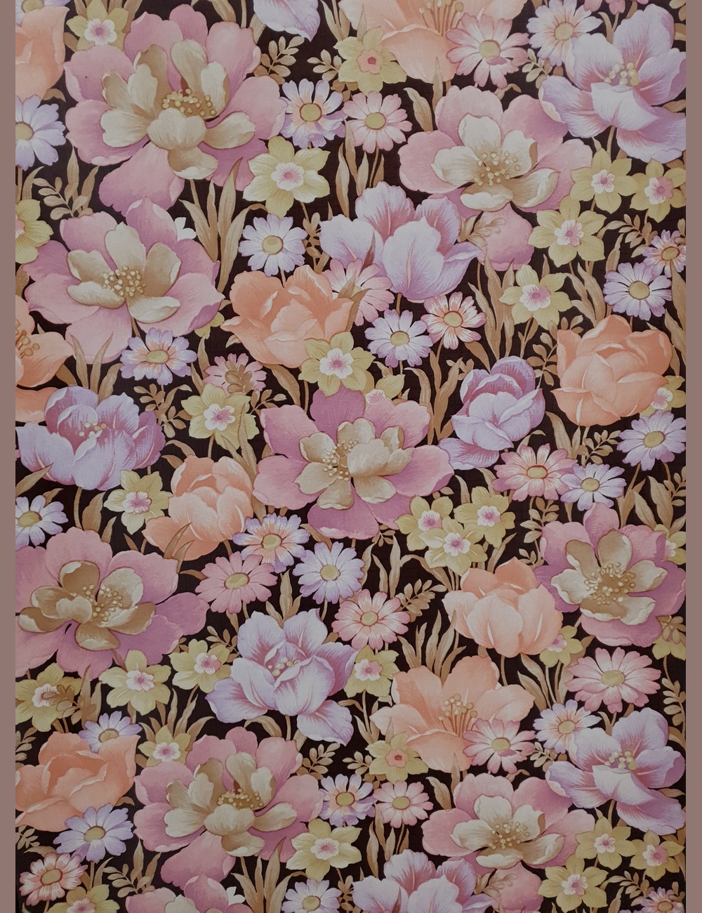 Roze vintage bloemenbehang