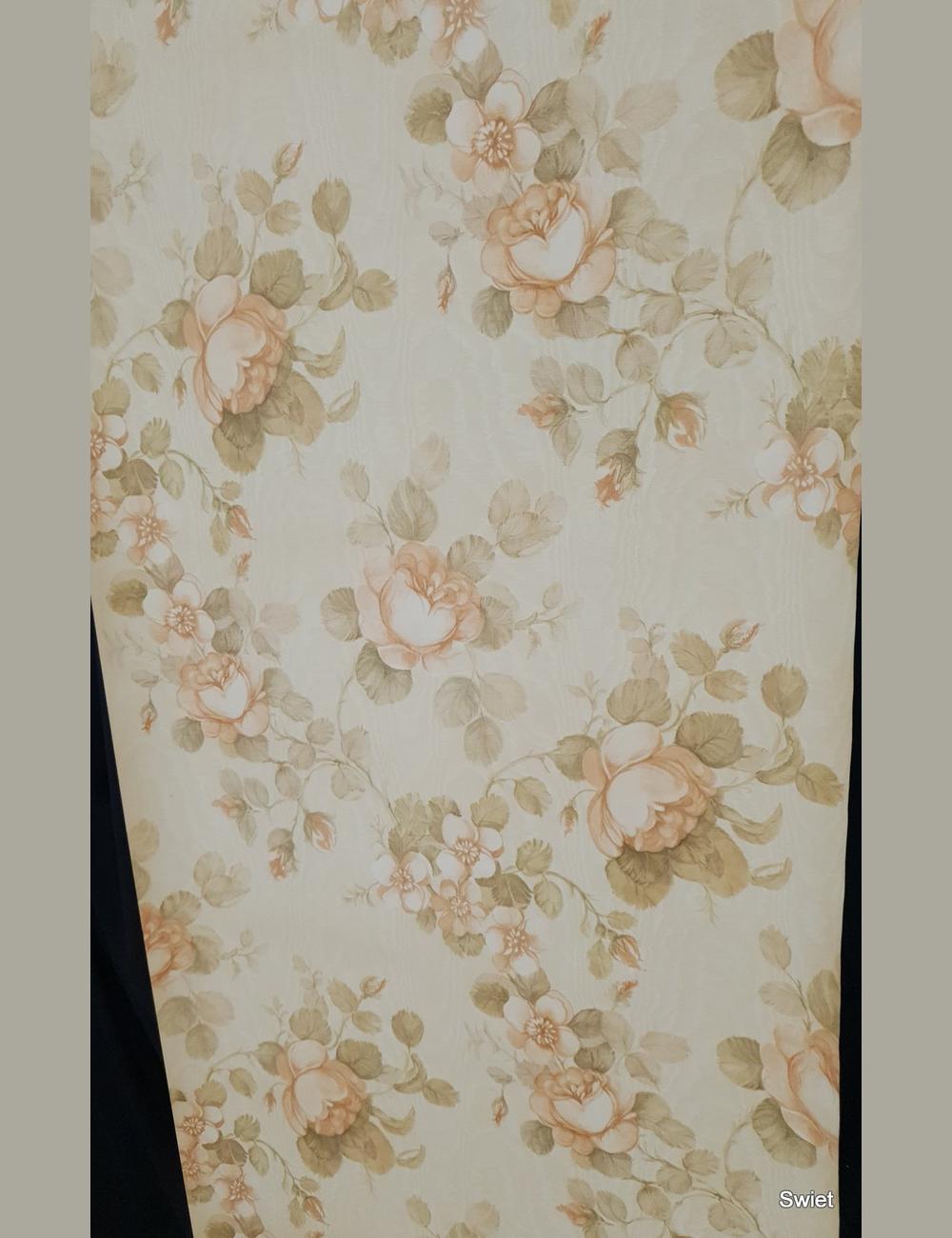 Roos op beige moire