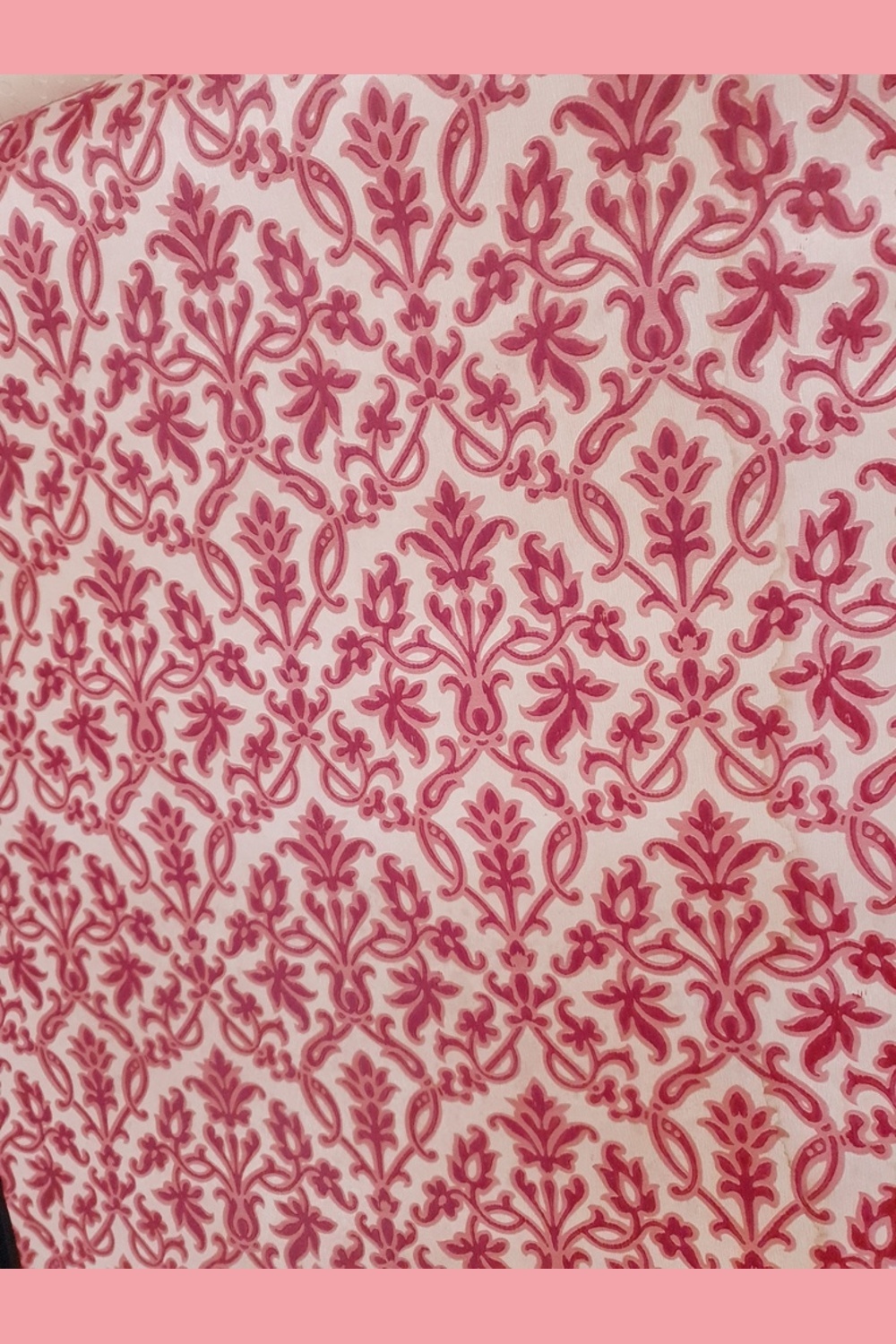 Rood barok behang