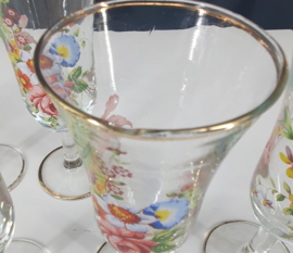 Vintage antieke champagneglazen met roosjes