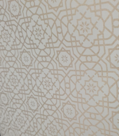 Symmetrisch behang in wit en goud