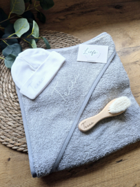 Cadeauset: Baby Badcape, Mutsje en Haarborstel met Naam