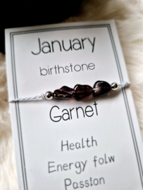 Armban Januari - Birthstone Garnet