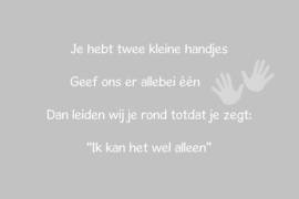 Twee kleine handjes op canvas