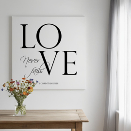 Love never fails op canvas