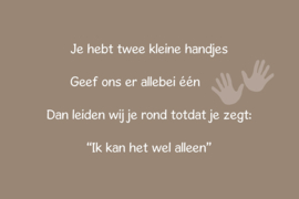 Twee kleine handjes op canvas
