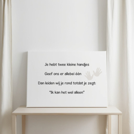 Twee kleine handjes op canvas
