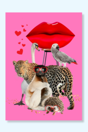 Roze dieren ansichtkaart met tijger, vogels, egel en een aap.