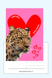 I love you very muts! Roze tijger wenskaart met een rood hart.