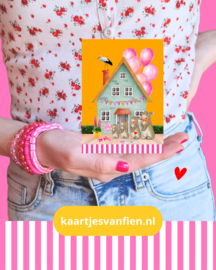 Een dochter, wat een rijkdom! Gele felicitatiekaart voor een derde kindje.