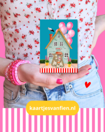 Een zusje erbij! Donker blauwe, felicitatiekaart voor een tweede kindje om de ouders te feliciteren met hun zwangerschap.