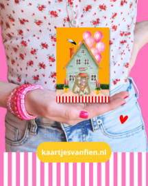 Hoera, een zusje op komst! Gele Felicitatiekaart voor een tweede zwangerschap.