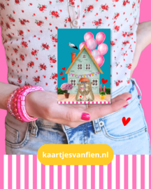 Blauwe zwangerschaps ansichtkaart met konijntjes en roze ballonnen.