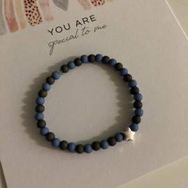 Blauw-zwart armbandje met ster