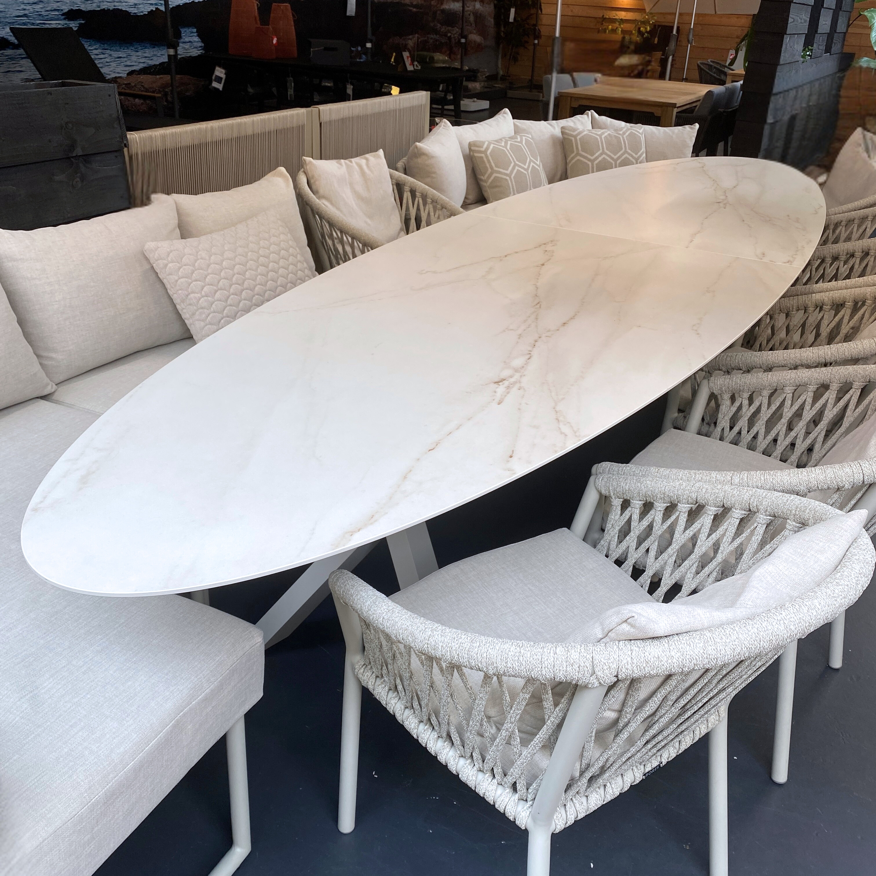 Tuintafel Borek tafel LEXX ovaal 240x115 cm. dekton