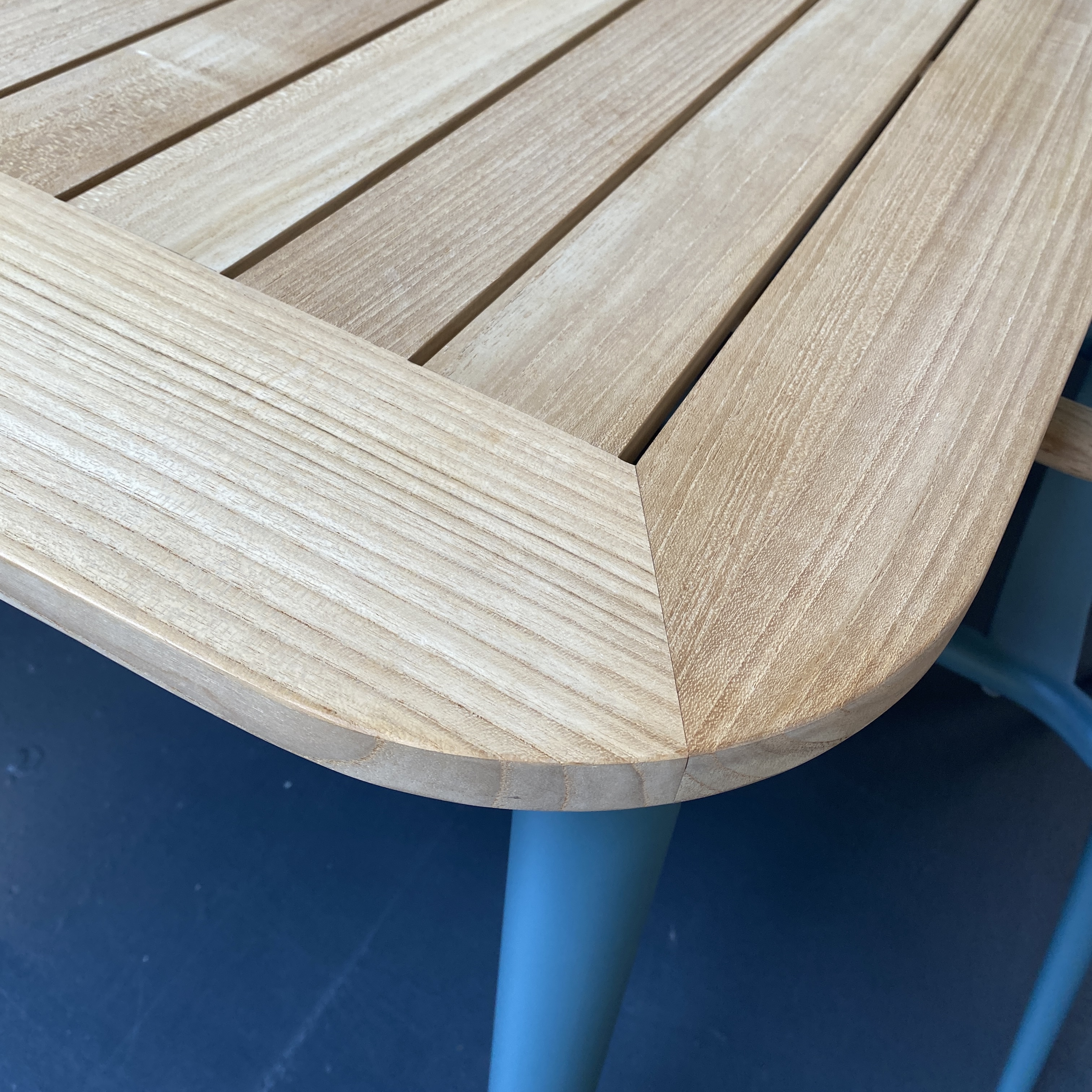 Diningset Solpuri tafel CHARLIE en stapelstoel PIA