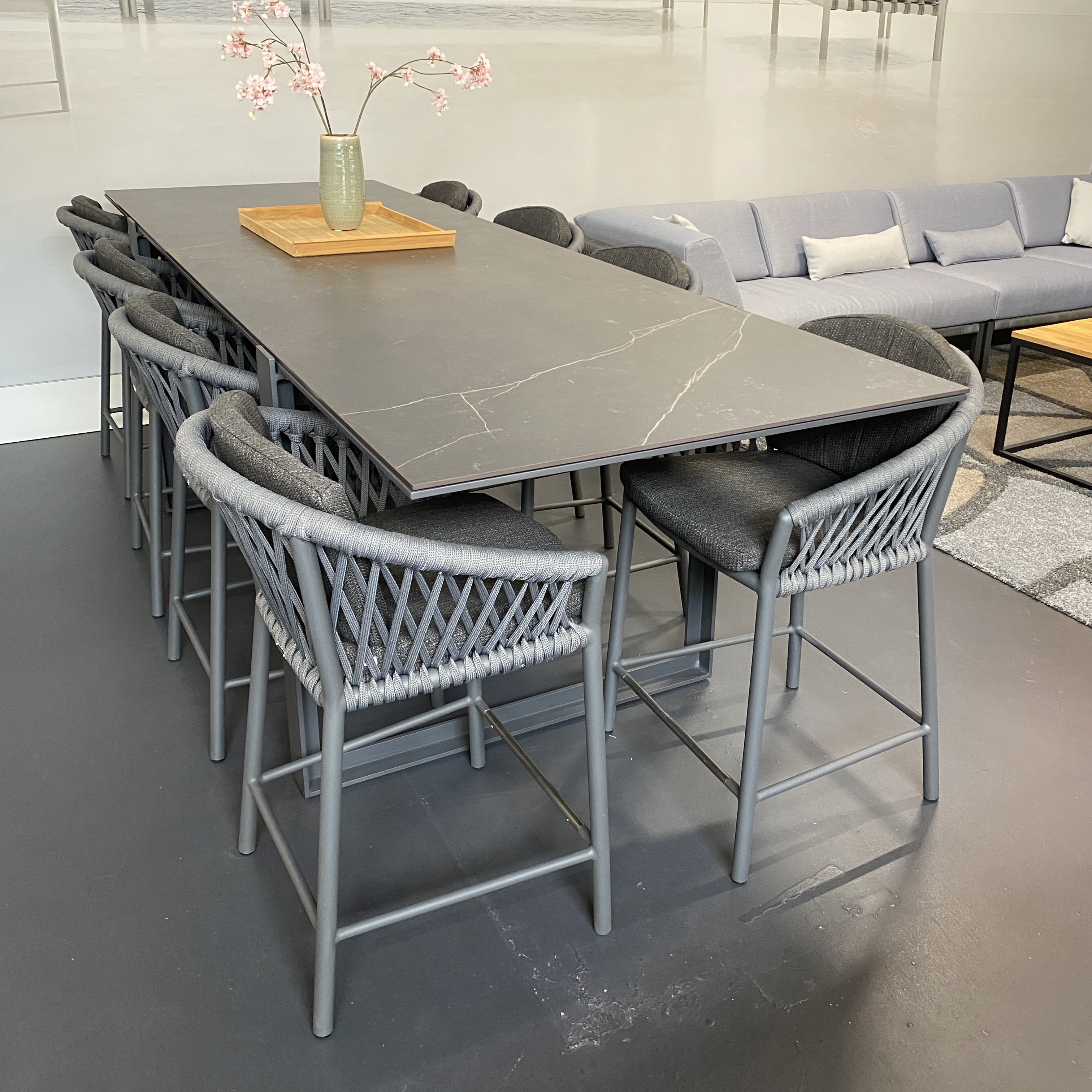 Diningset Borek High Dining FARO en stoelen MAJINTO