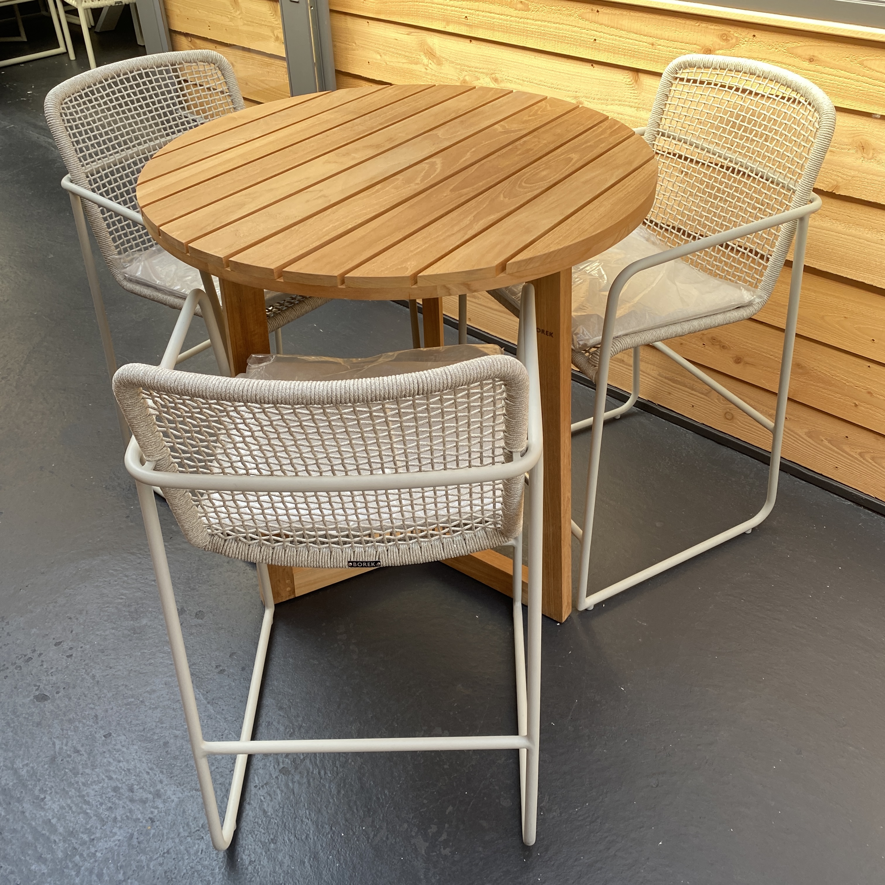 Borek High dining LIMONE Ø 90 cm en tuinstoel MIRA (set van 3)
