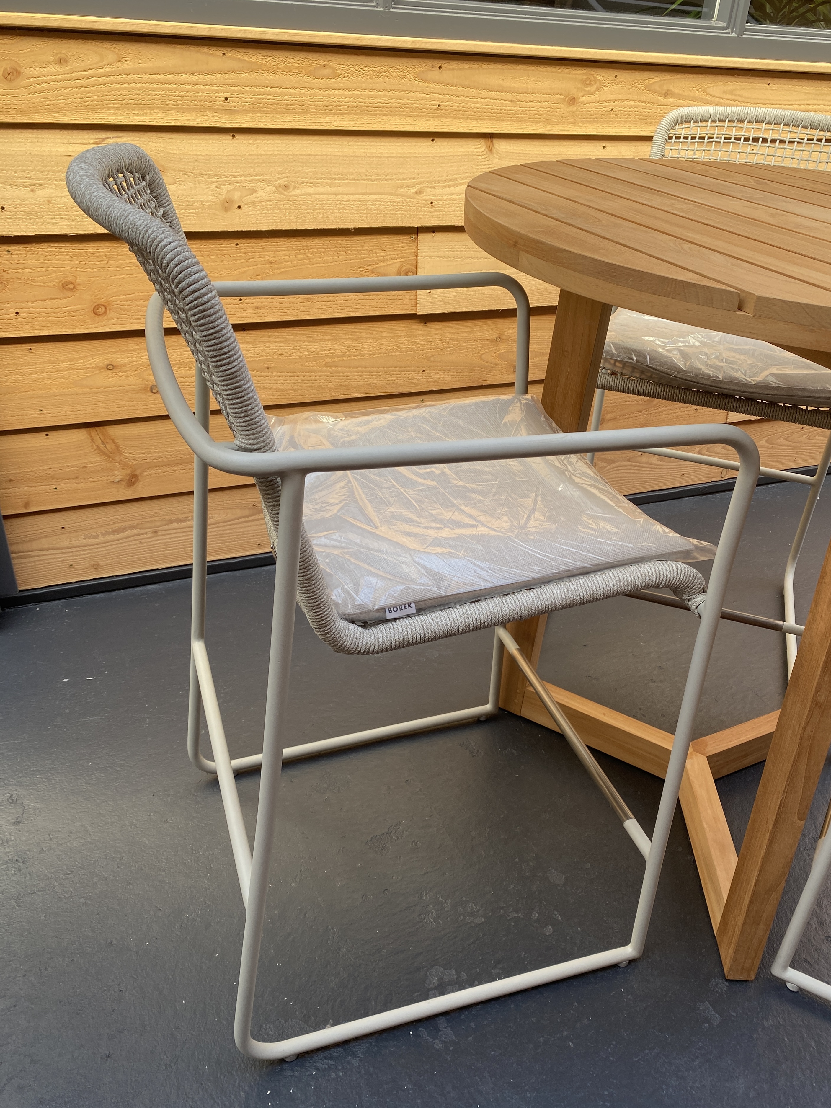 Borek High dining LIMONE Ø 90 cm en tuinstoel MIRA (set van 3)