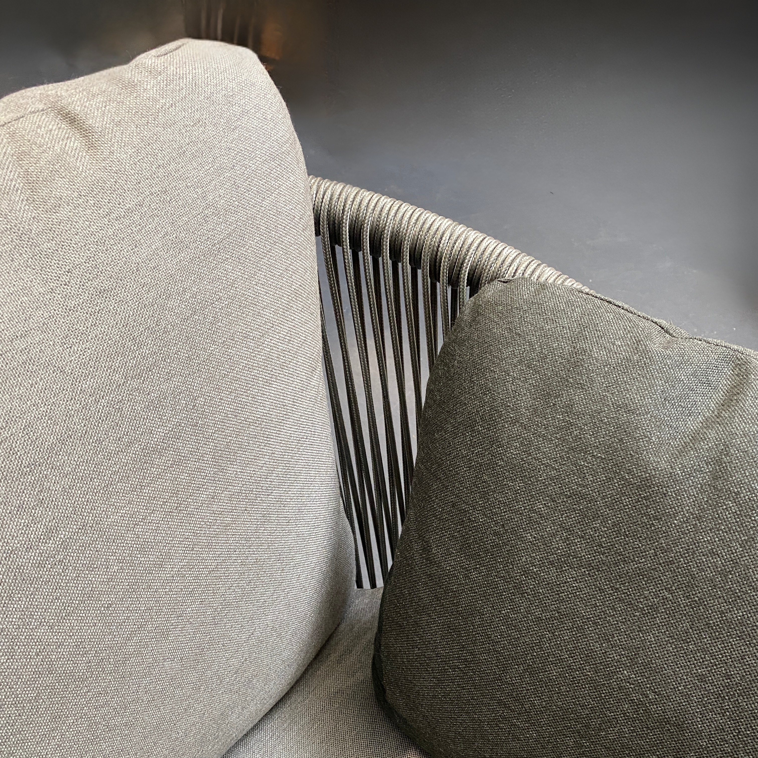 Loungebank Solpuri LOOP sofa 2-zitter