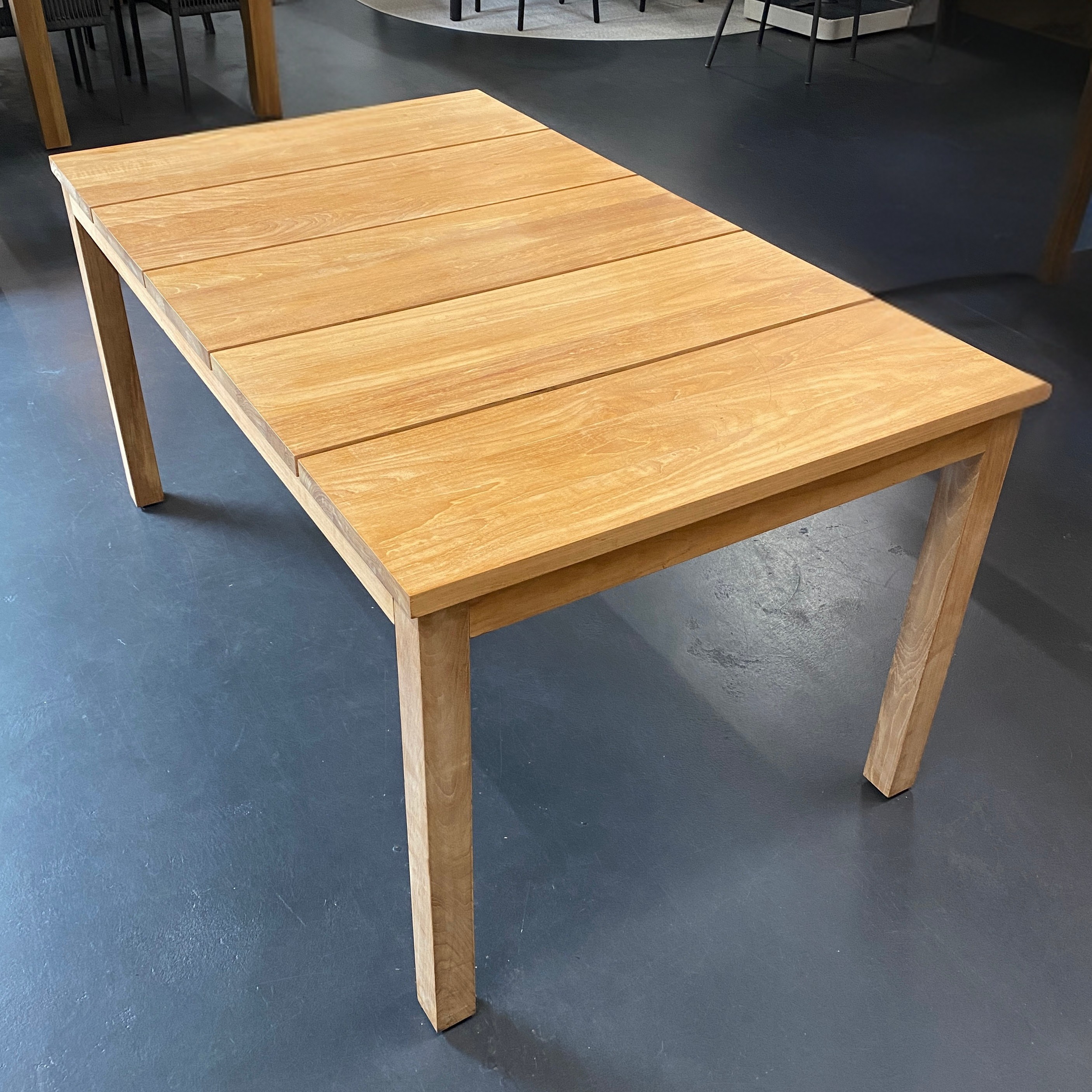 Tuintafel Traditional Teak FLORIS 152x93 cm.