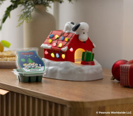 Snoopy’s™ Cozy Christmas – Scentsy Warmer