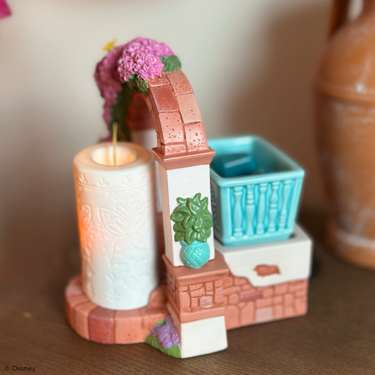 Disney Encanto Scentsy Warmer - €124,00