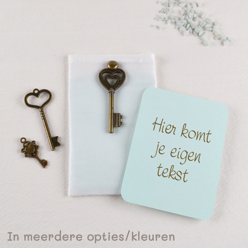 Persoonlijk Satijnen Zakje met Sleutel & Kaartje naar Keuze