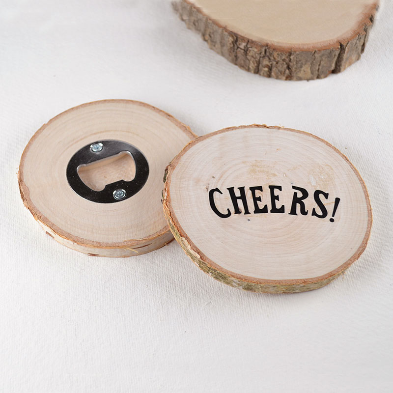 Ronde Houten Onderzetter met Tekst & Flesopener Cheers!