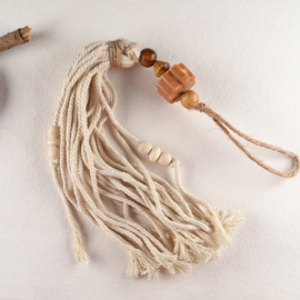 Macramé hanger met amber geur blokje 