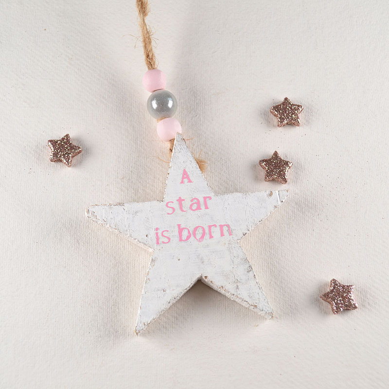 Houten Ster met Tekst ‘A Star Is Born’ – Met Kralen en Touw