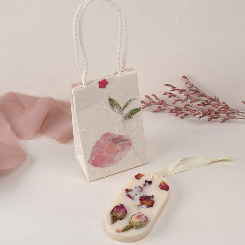 Geurhanger met Roosjes in Cadeautasje