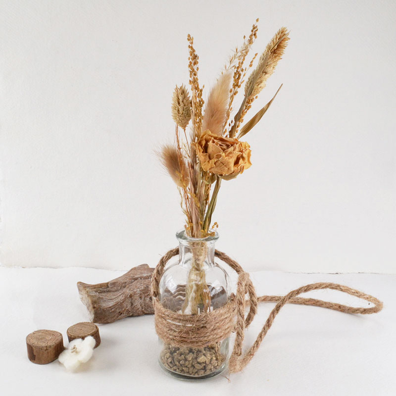 Hangvaasje van Glas met Jute Touw en Bosje Droogbloemen