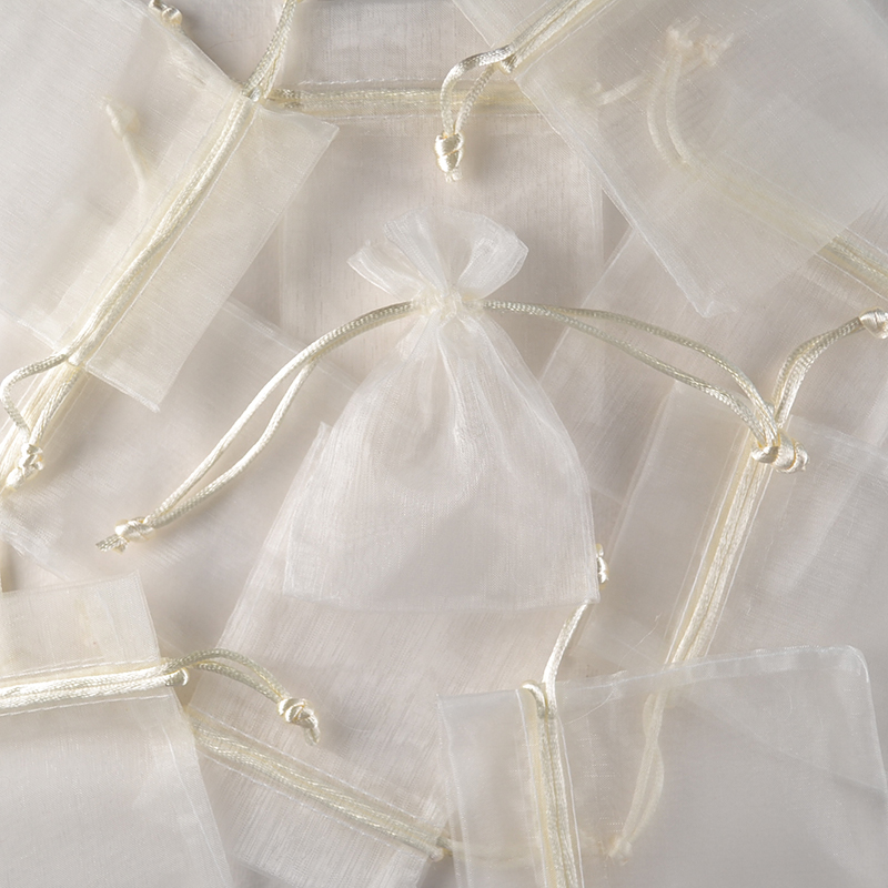 Luxe organza zakje ivoor
