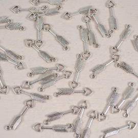 Bedel Pijltje Met Hartje Zilverkleurig