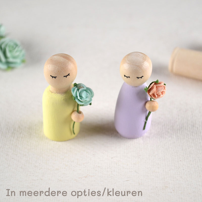 Houten Kegelpoppetje met Roosje – Lief Cadeautje