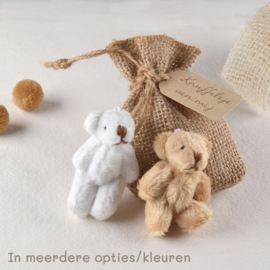 Jute zakje met knuffel beertje en label tekst