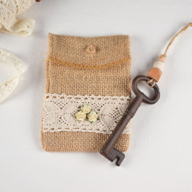Sleutelhanger in Jute Zakje met Roosjes