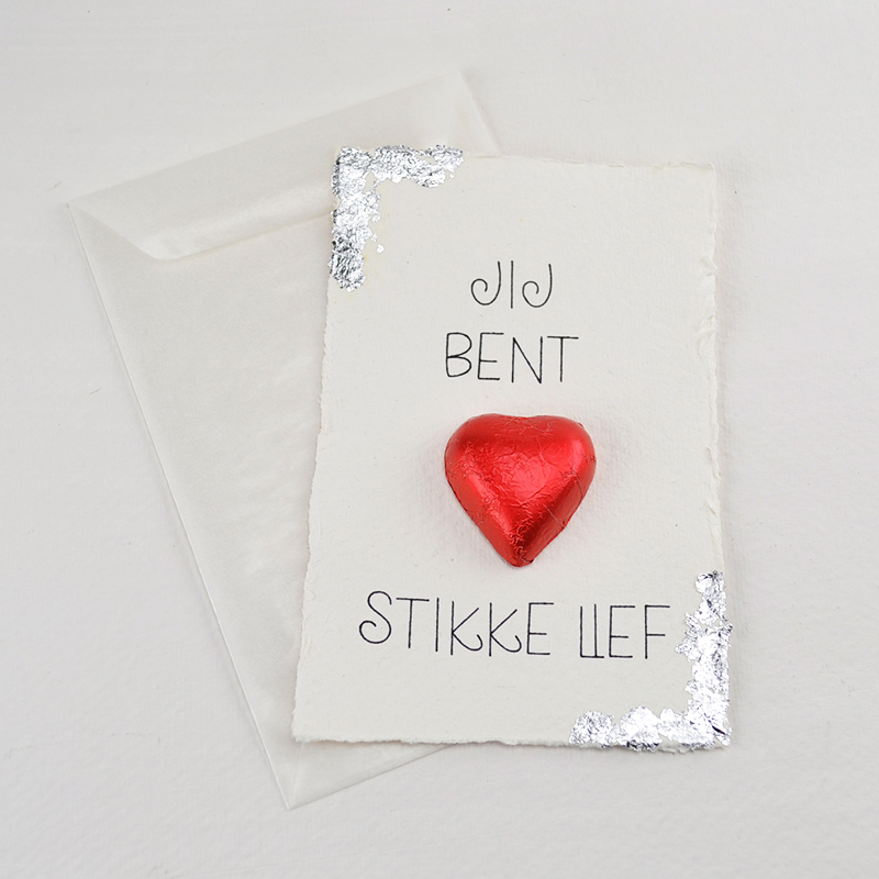 Loonzakje met Kaart en Rood Chocoladehartje – Jij Bent Hartstikke Lief