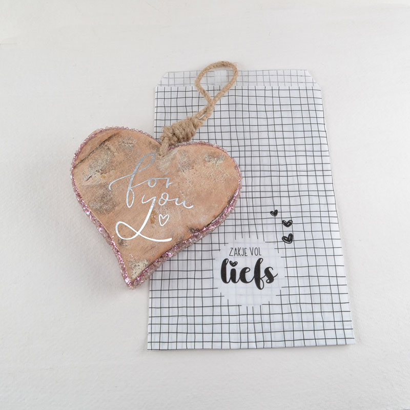 Zakje Vol Liefs met Houten Hartje – For You