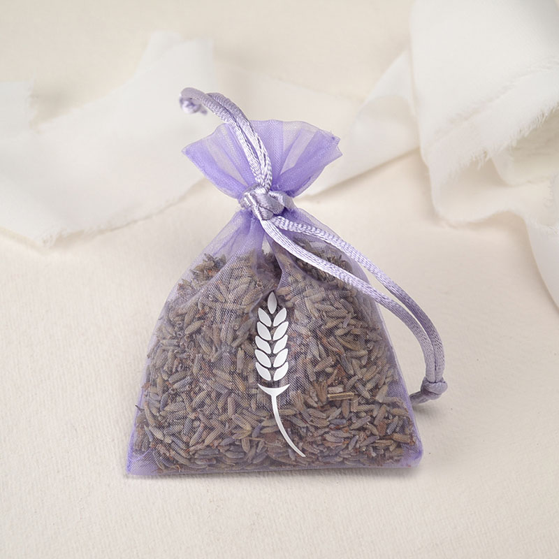 Lila Organza Zakje met Gedroogde Lavendel
