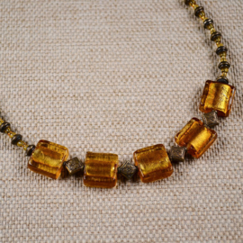 Ketting met Amberkleurige Glaskralen