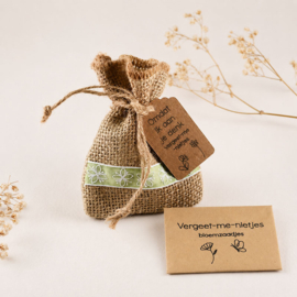 Jute Zakje met Vergeet-me-nietjes Omdat Ik aan Je Denk