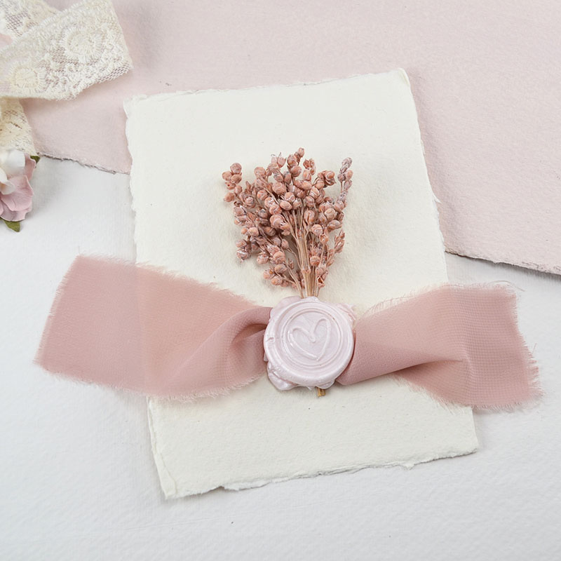 Kaart met Lint, Lakzegel en Droogbloemen – Roze
