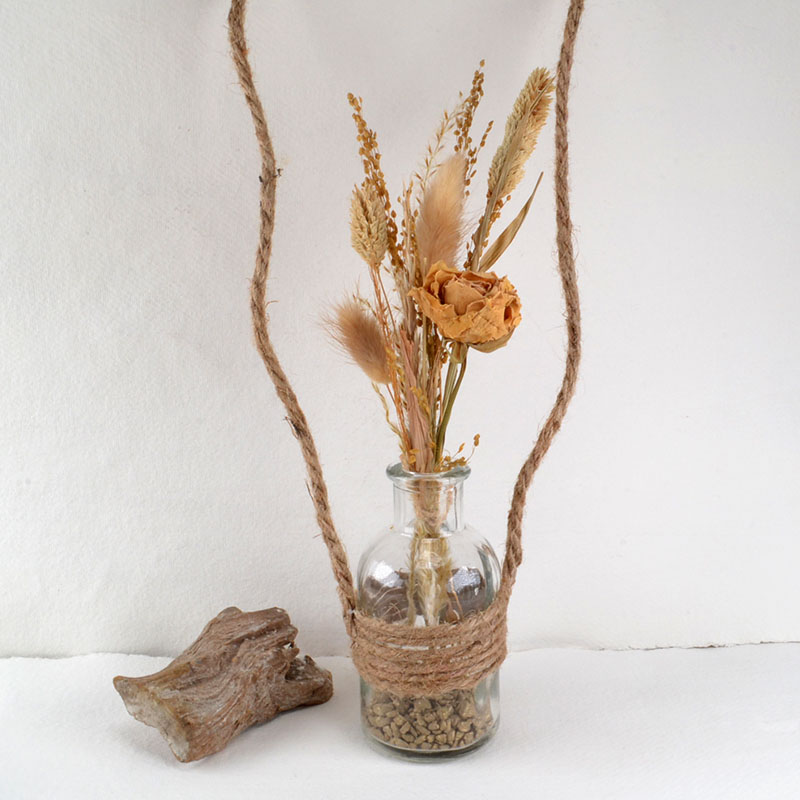 Hangvaasje van Glas met Jute Touw en Bosje Droogbloemen