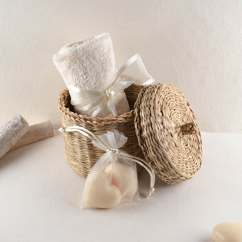 Mandje met Gastendoek & Zeephartjes – Crème