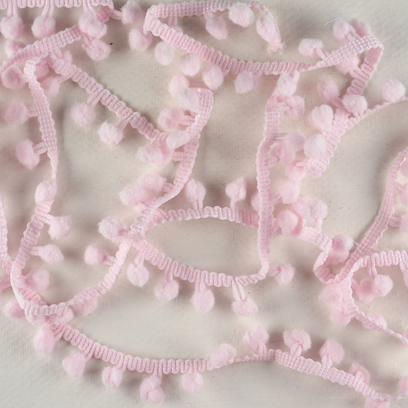 Pomponlint – Lichtroze met Zachte Balletjes