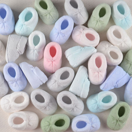 Geursteen Babyslofje - Zachte Kleuren