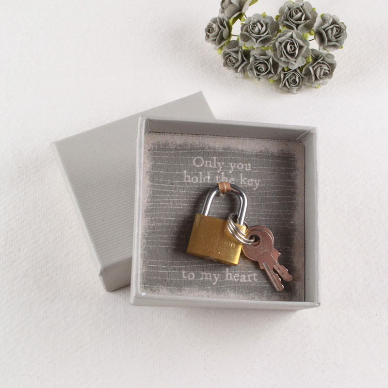 Doosje met Slotje en Sleuteltjes – Only You Hold the Key