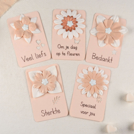 Klein Wenskaartje met Bloem